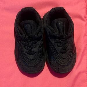 adidas Ozelia kids sneakers